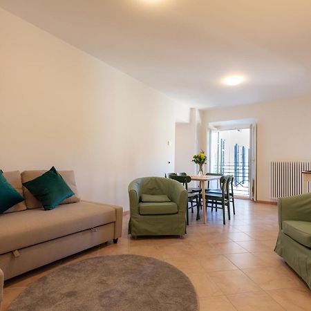 Porta Torre Como Apartment - By Relais Di Giada المظهر الخارجي الصورة