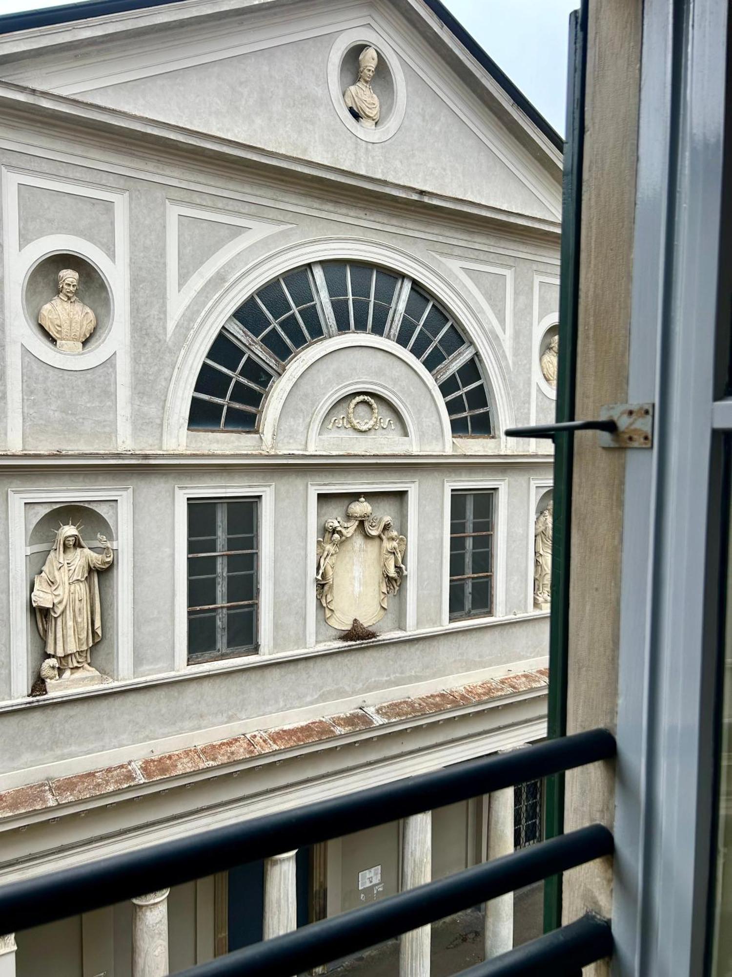 Porta Torre Como Apartment - By Relais Di Giada المظهر الخارجي الصورة