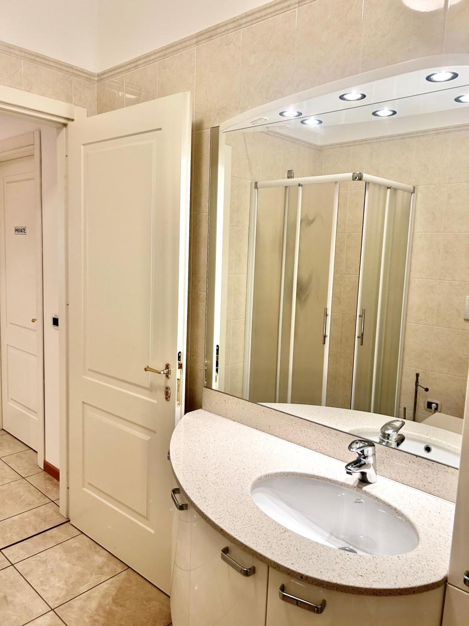 Porta Torre Como Apartment - By Relais Di Giada المظهر الخارجي الصورة